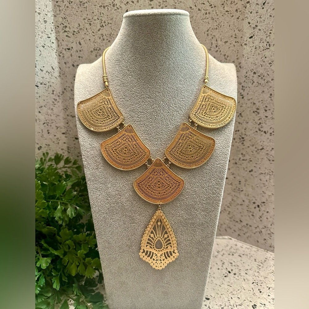 Chico’s Egyptian style gold tone necklace